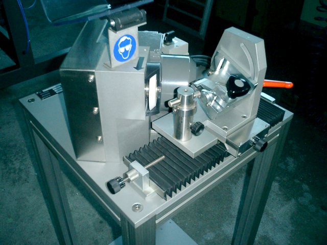 Schleifmaschine (Schneidlinienmesser)