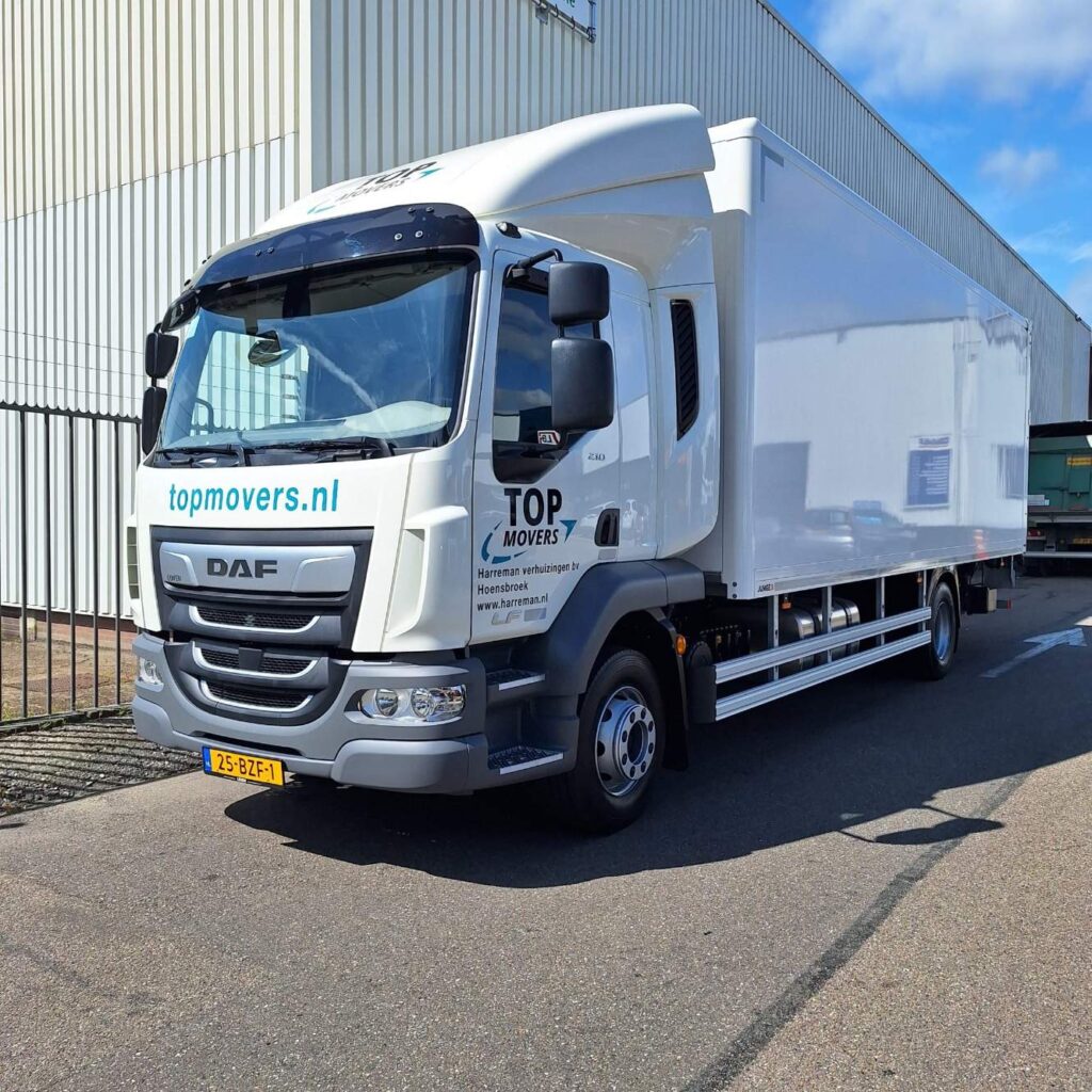Neue und gebrauchte LKW (DAF) und Anhänger, E-Trucks