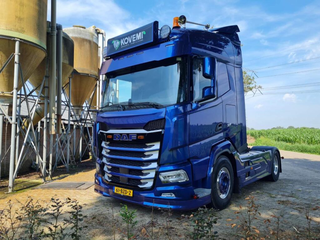 Fahrzeugübergabe an KOVEMI B.V. (DAF XF 530 FT)