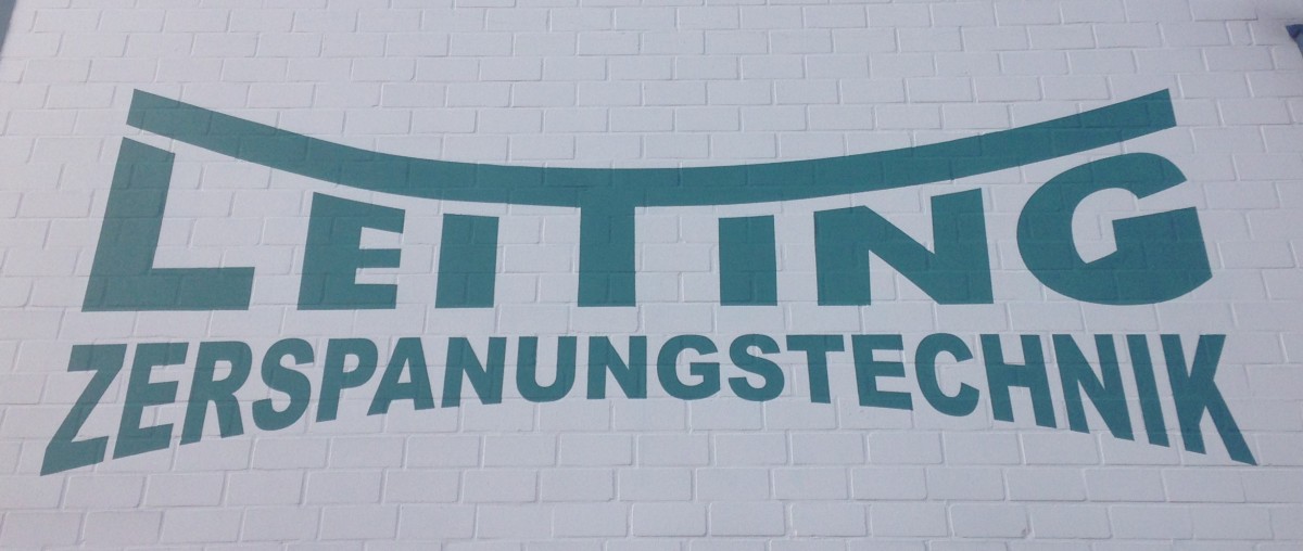 Bearbeitung einer 4kt-Welle am Plattenbohrwerk