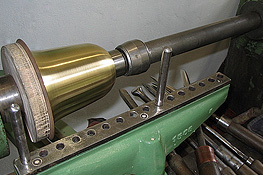 Metalldrückbank im Einsatz
