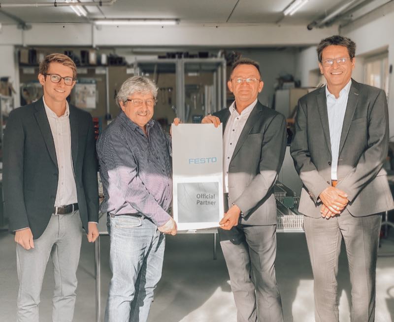 Presentation of the Festo Official Partner certificate at the Kirchheim workshop