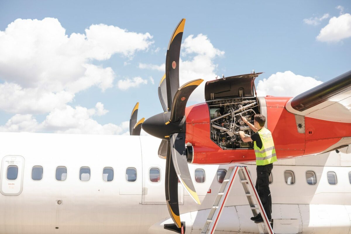 Line maintenance on the aircraft