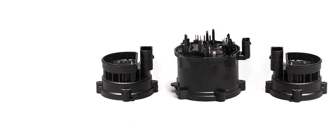 Hybrid plastic component