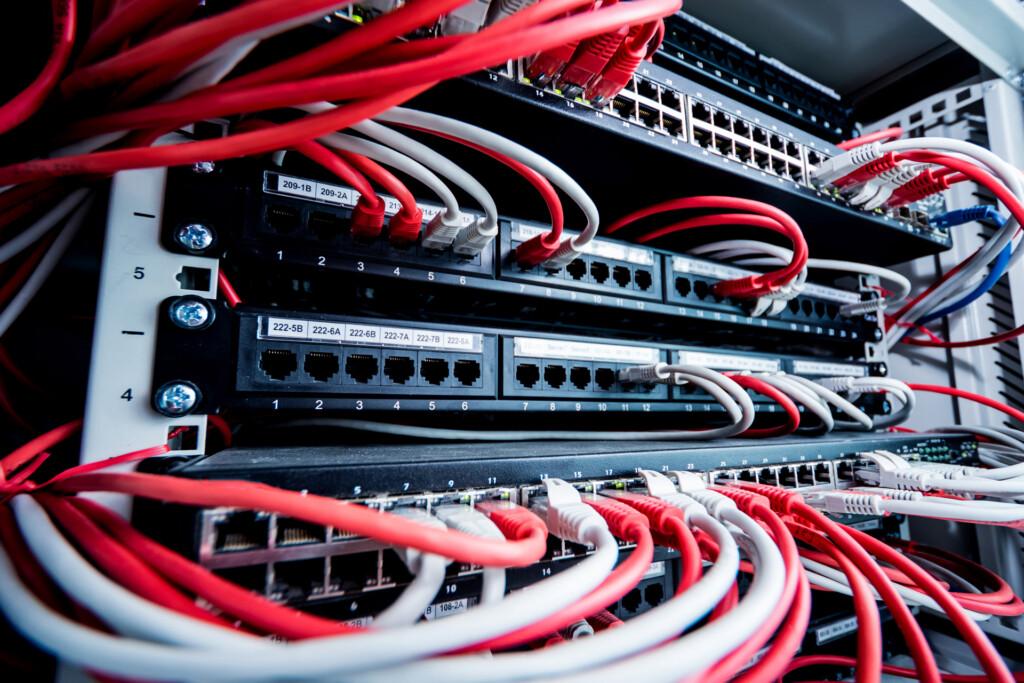 Netzwerkschalter und Ethernet-Verkabelung