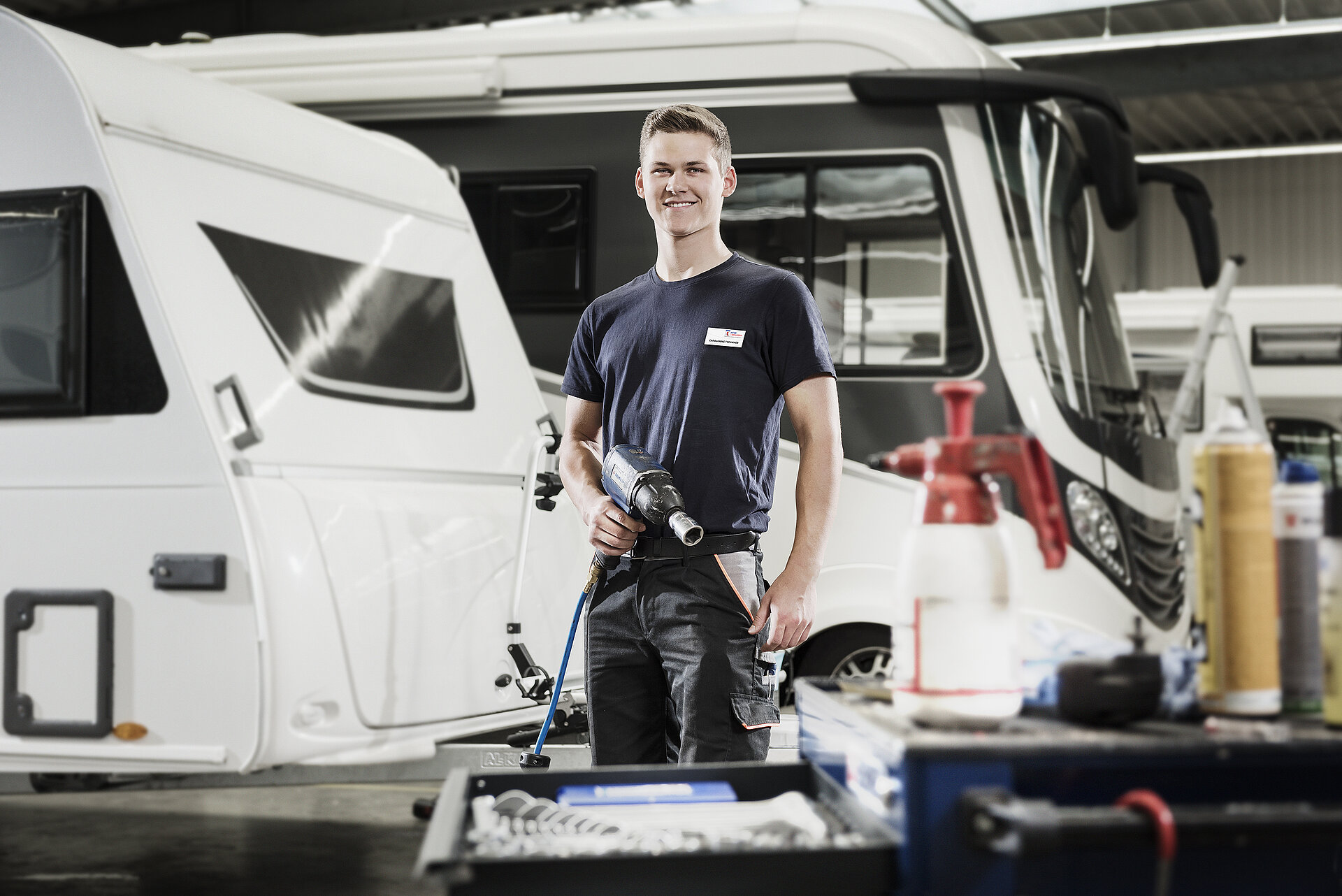 Caravaning-Techniker bei der Arbeit