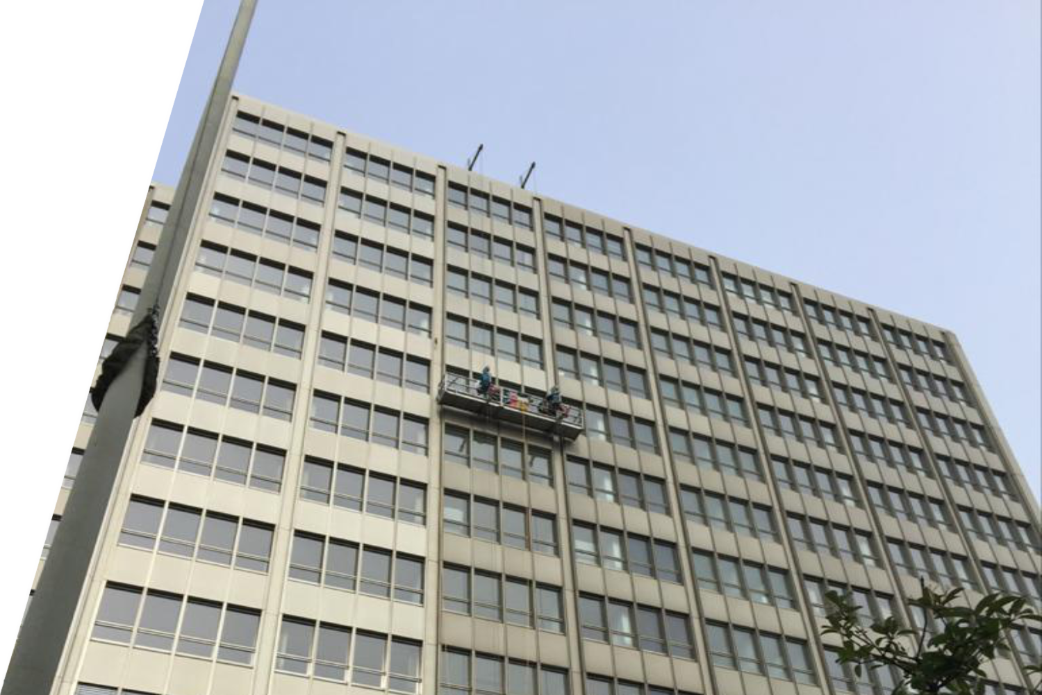 Reiniger für Plattenbaufassaden