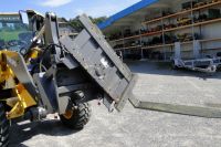 Baumaschinen im Lager