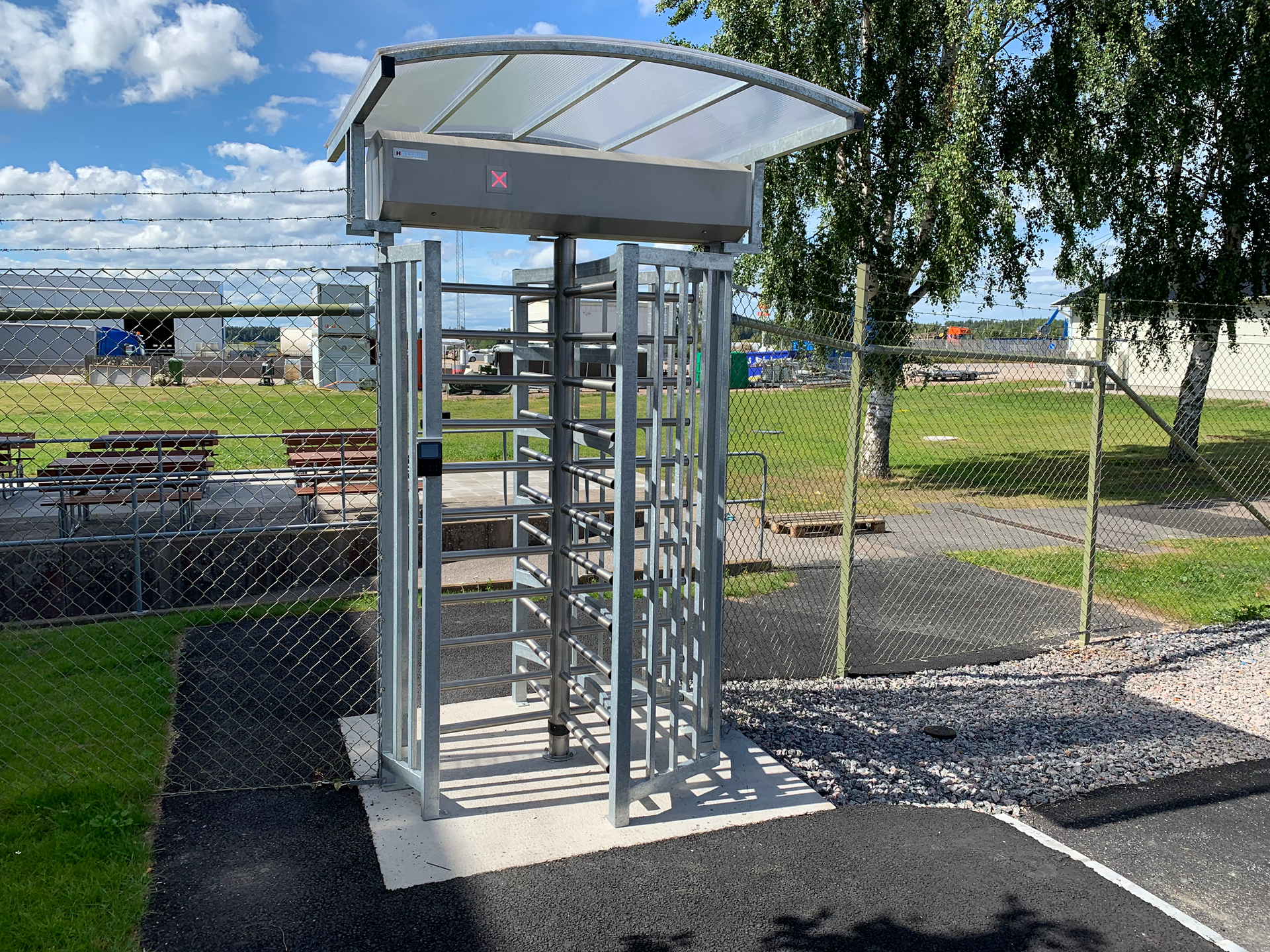 Montage eines Drehkreuzes im Werk Falköping