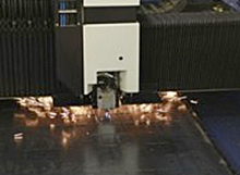 Laserschneiden auf CO2-Flachbettlaser
