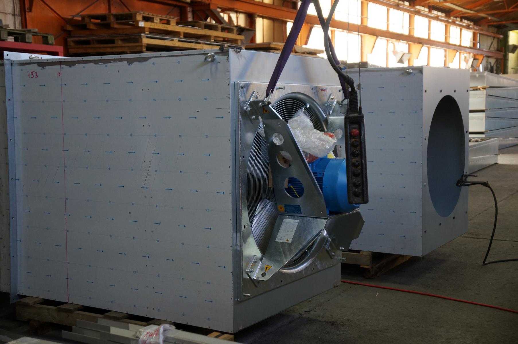 Abluftschalldämpfer mit elektrischem Motor