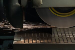 Flachgeschliffenes Bauteil