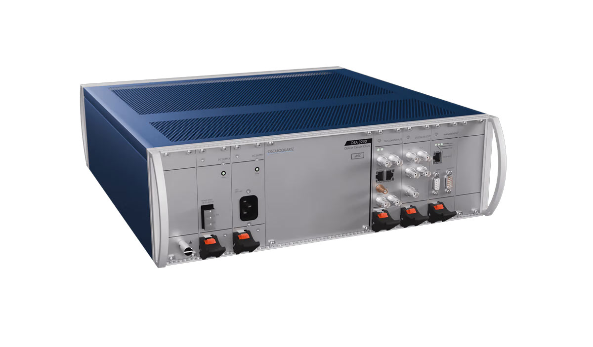 OSA 3250 optisch gepumpte Cäsiumuhr