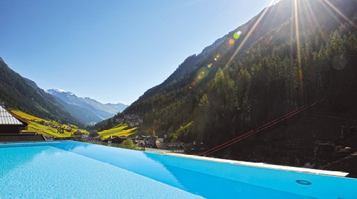 Hotel- und Spa-Becken