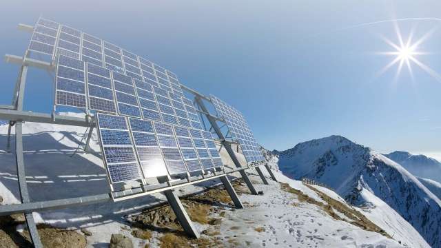 Schutzkonzepte für alpine PV-Anlagen