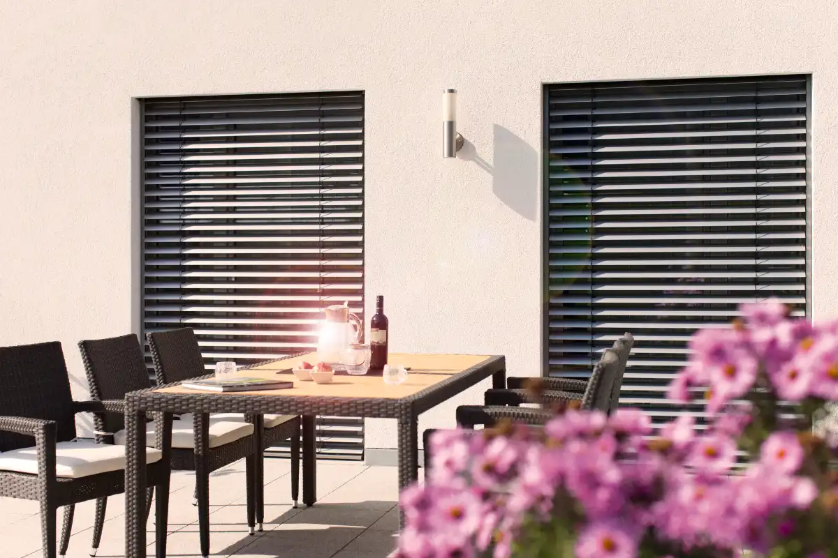 Außenjalousie an Terrasse