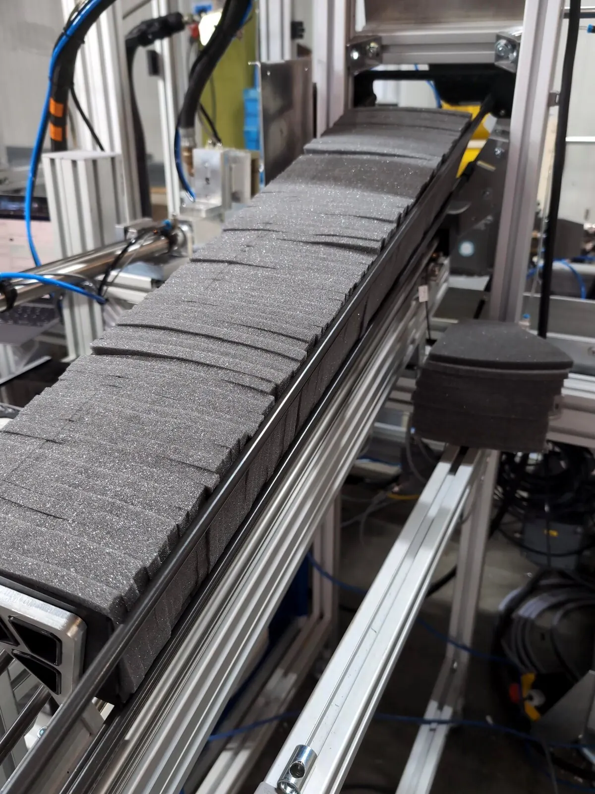 Magazin und Handling für variantenreiche Bauteile