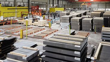 Stahl Logistic Center Wien – Stahlbodenlager mit Brückenkransteuerung