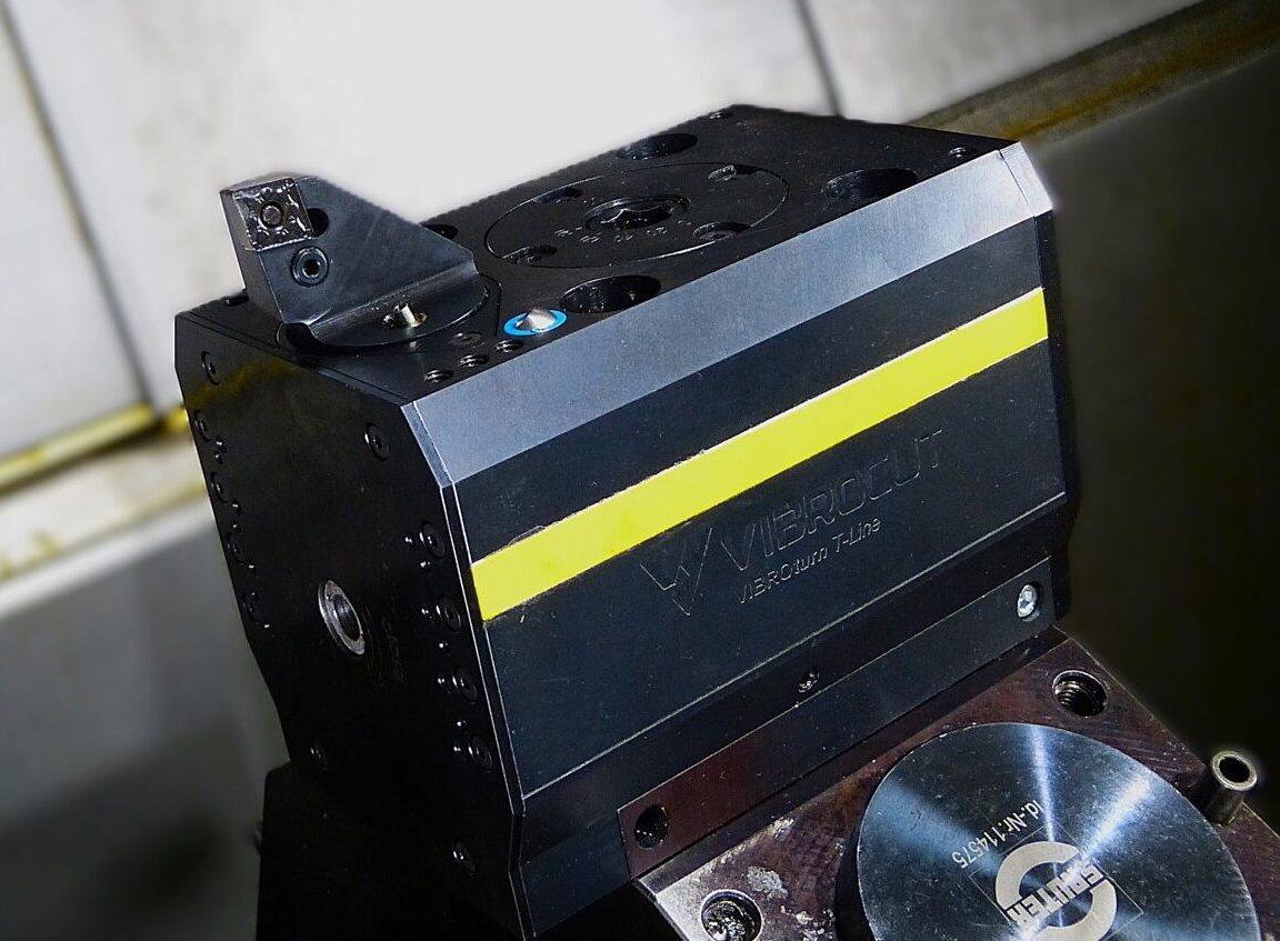 VibroCut oscillate-Werkzeughalter (T-Line) in Drehmaschine