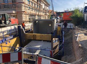 Löschwasserbehälter auf der Baustelle
