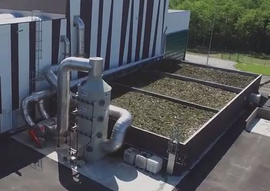 Luftbehandlung mit Scrubber und Biofilter (900 m³ Biomasse), bis 70.000 m³/h