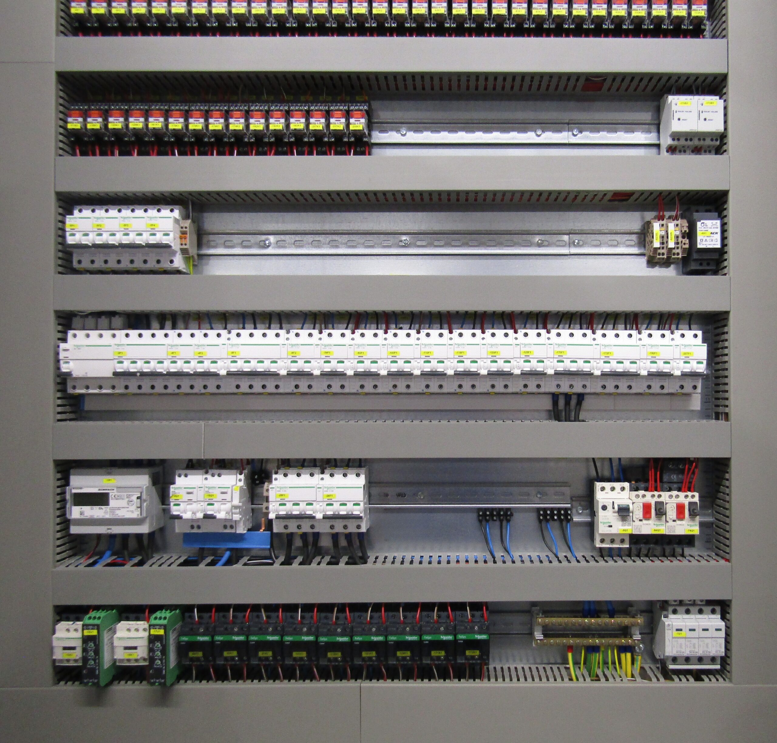 HGI Elektrotechnik – Fertigung