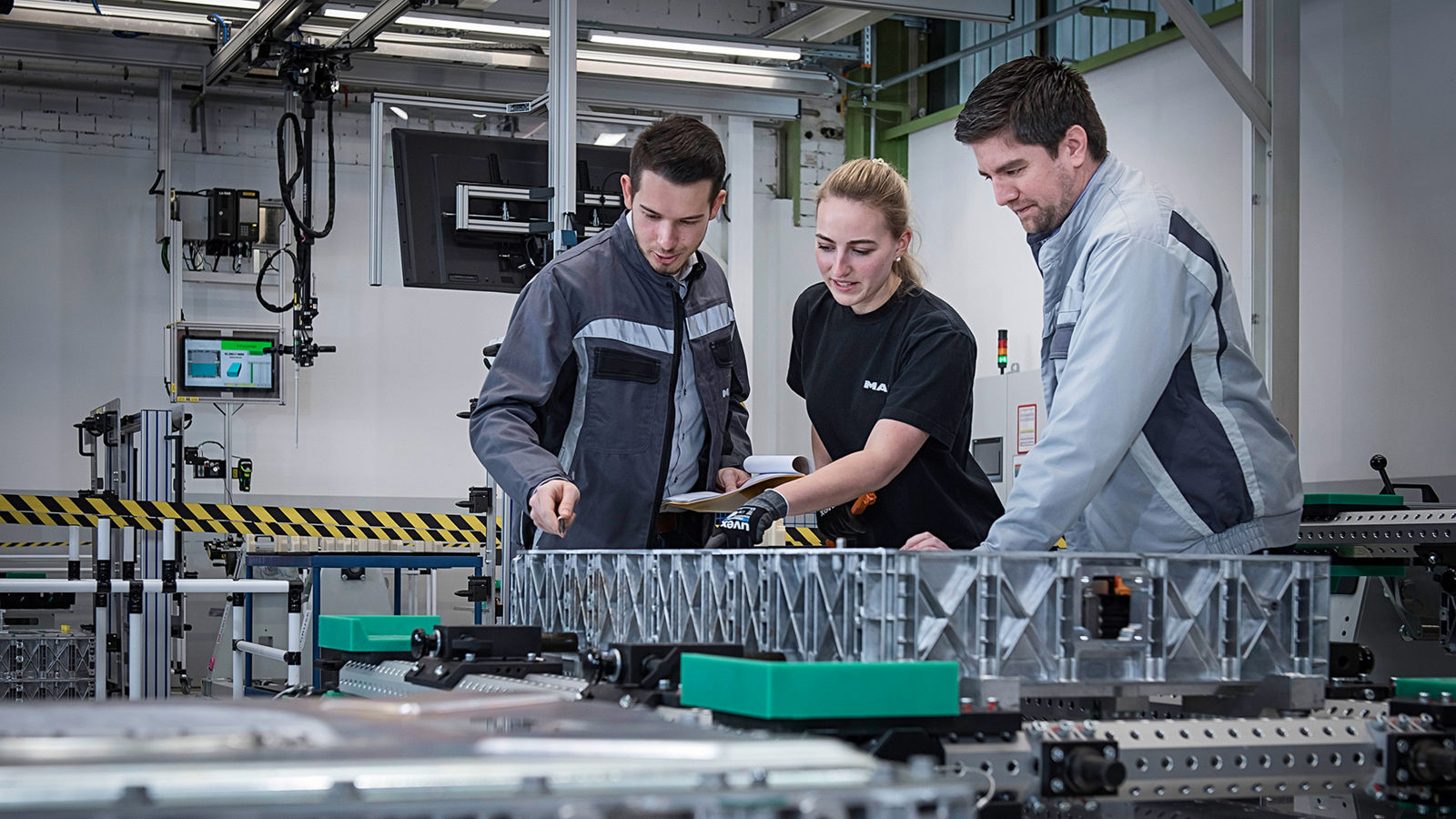 Mitarbeiter in der MAN-Produktion
