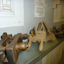 Built-in furniture and interior fitting