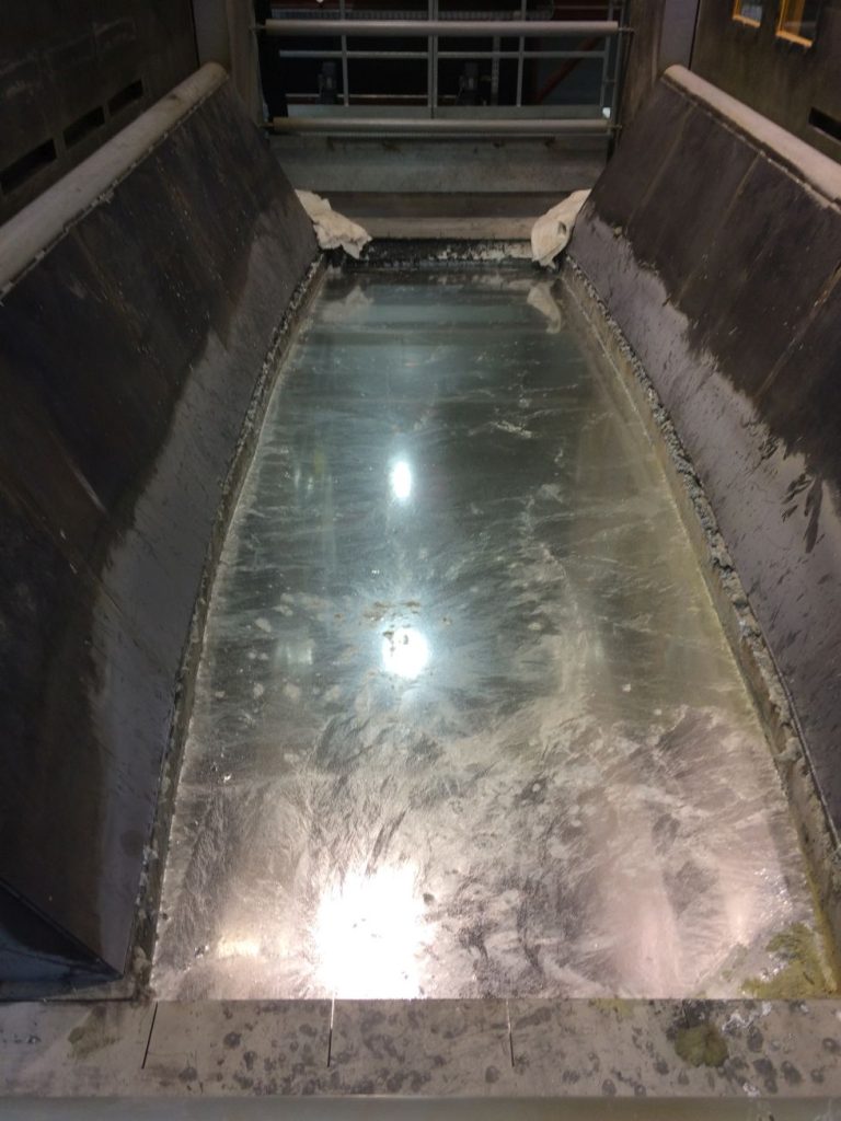 Verzinkungsofen mit 100 t Zinkbad