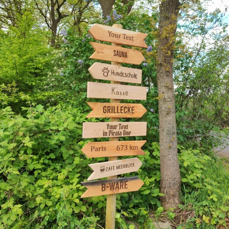 Wegweiser-Schild aus massiver Eiche mit Gravur