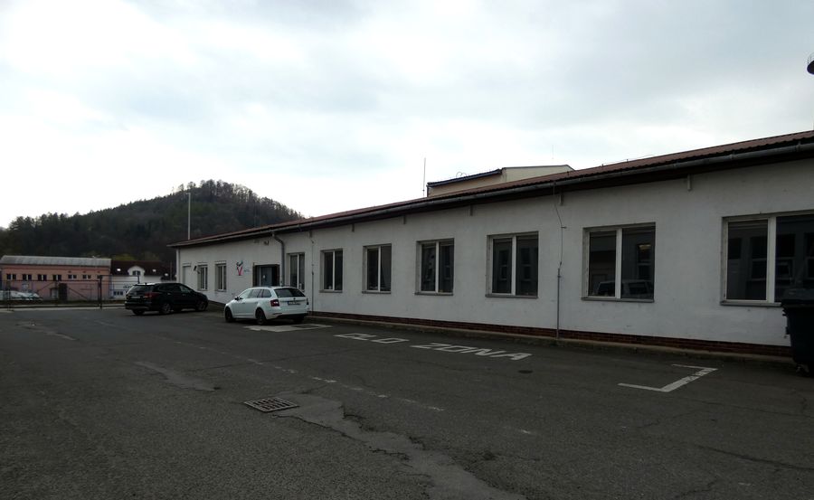 Werksgelände Rožnov – Verladebereich für Maschinenversand