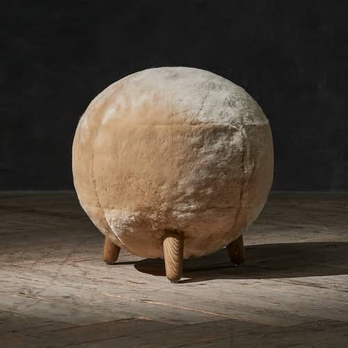 Pastekh Footstool aus Schafsfell