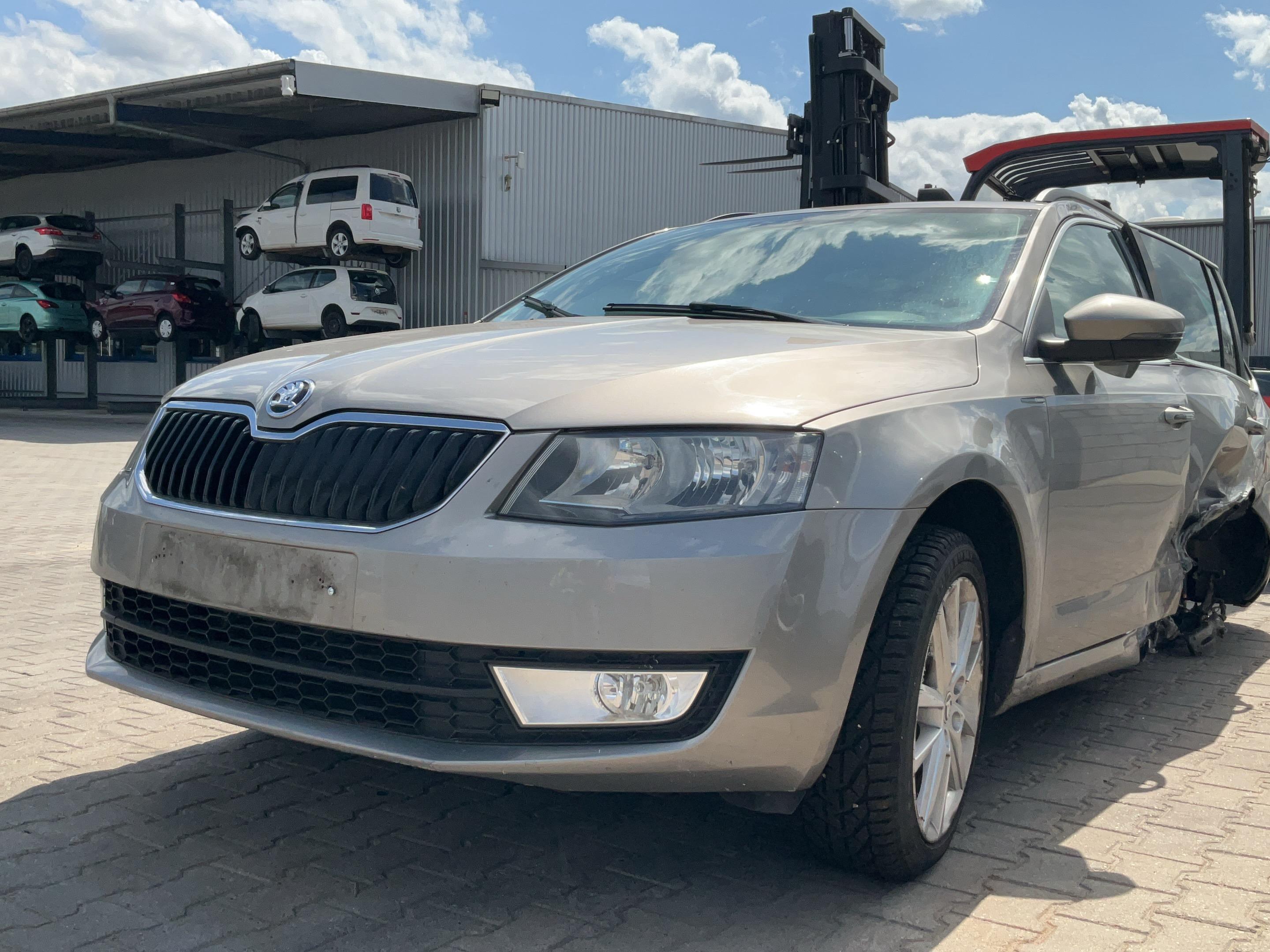 SKODA Octavia III (Spenderfahrzeug)