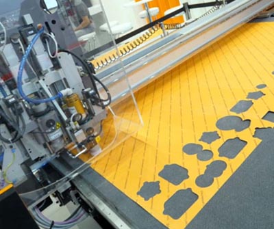 Test im Demo Center mit Originalmaterialien