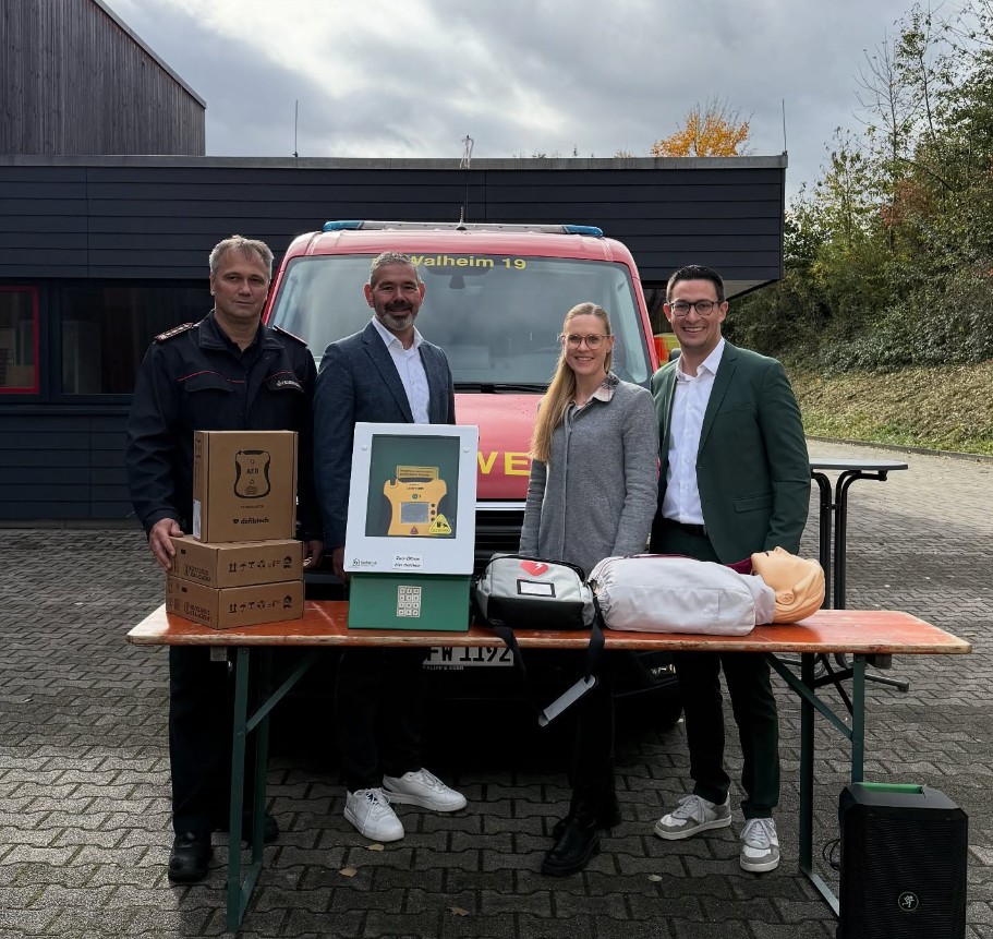 Vier neue Defibtech-Defibrillatoren in Walheim