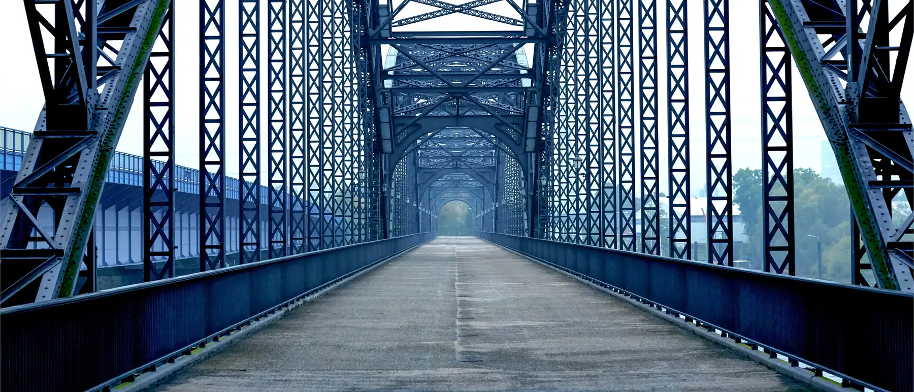 Stahlbau: Brückenkonstruktion