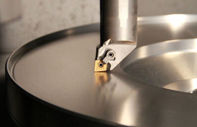 Drehbearbeitung: 49 Drehmaschinen, Bauteile 60–750 mm