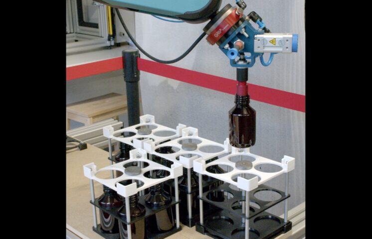 Basiskurs Automatisieren mit dem 6-Achs-Industrieroboter