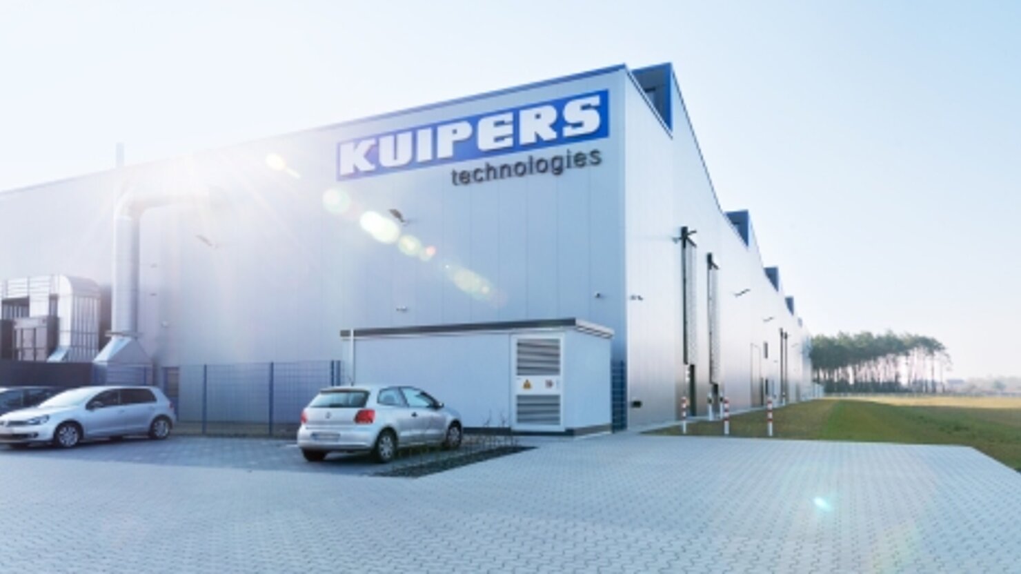 Produktions- und Logistikhalle