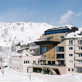Designfassade aus Metall für das Hotel Steiner, Obertauern