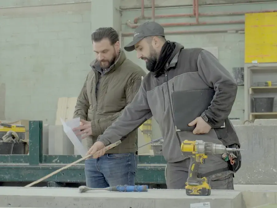 Elementkontrolle im Werk Dällikon