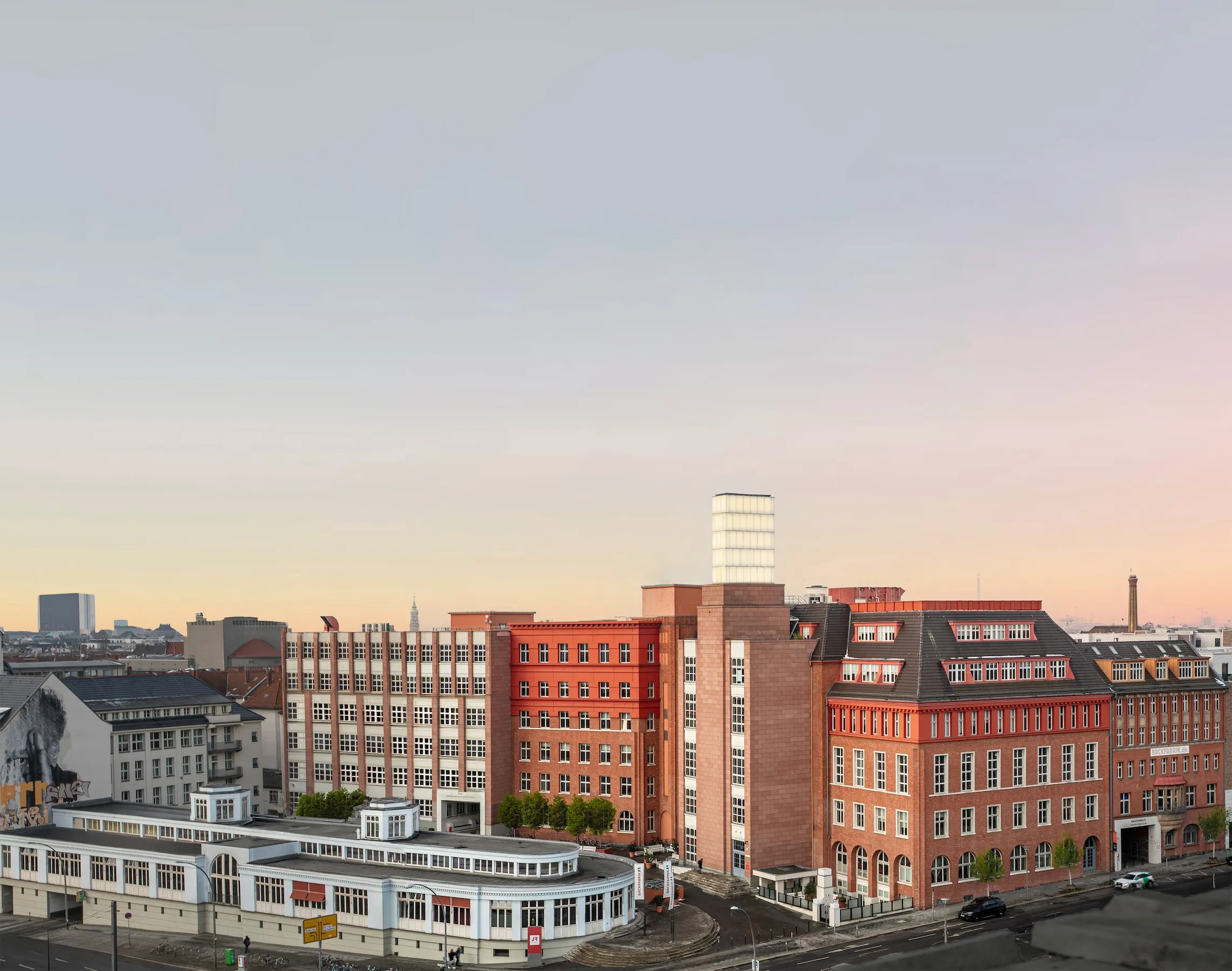 Building ensemble of the BACKFABRIK