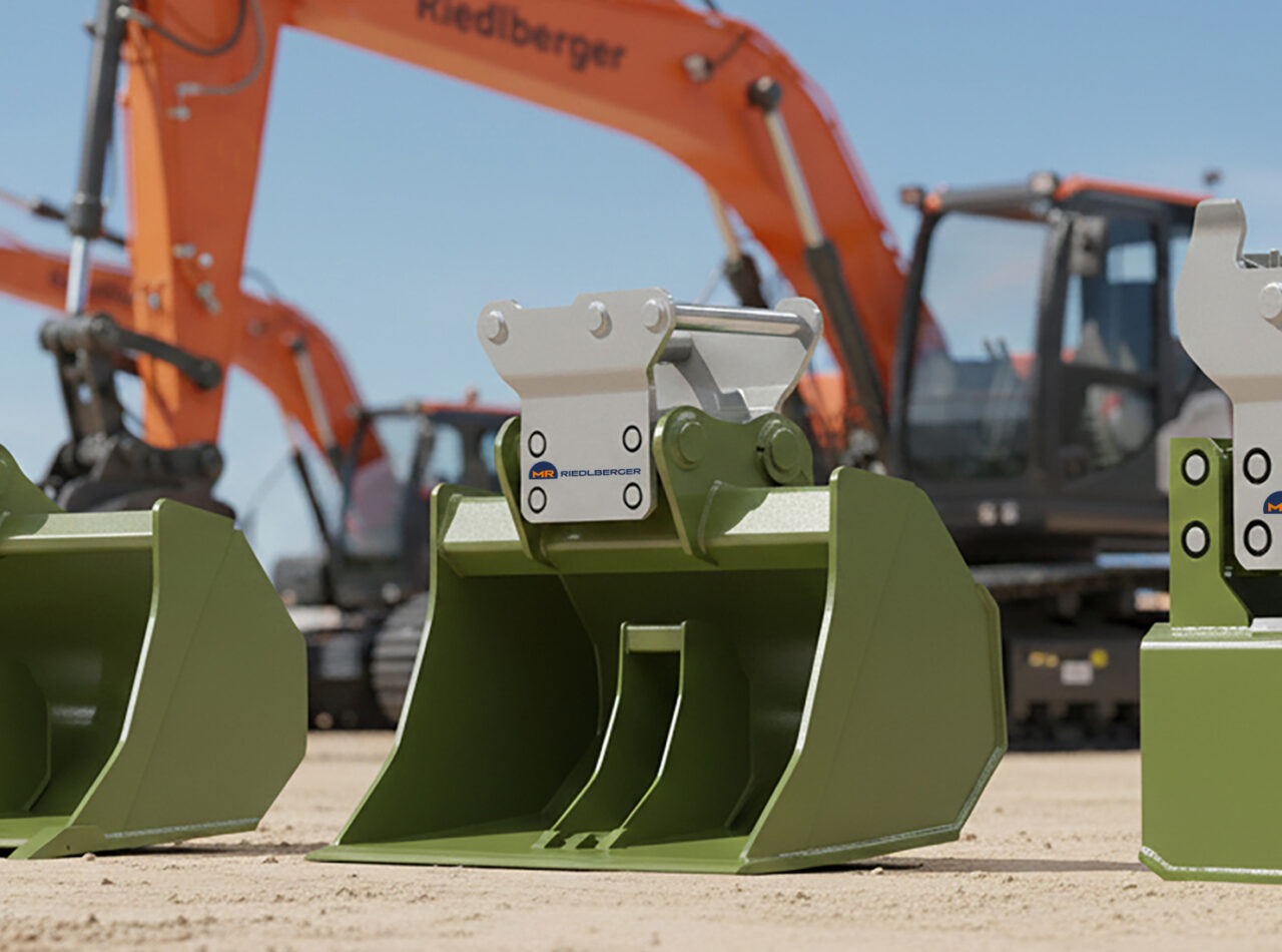 Attachment compactor in use