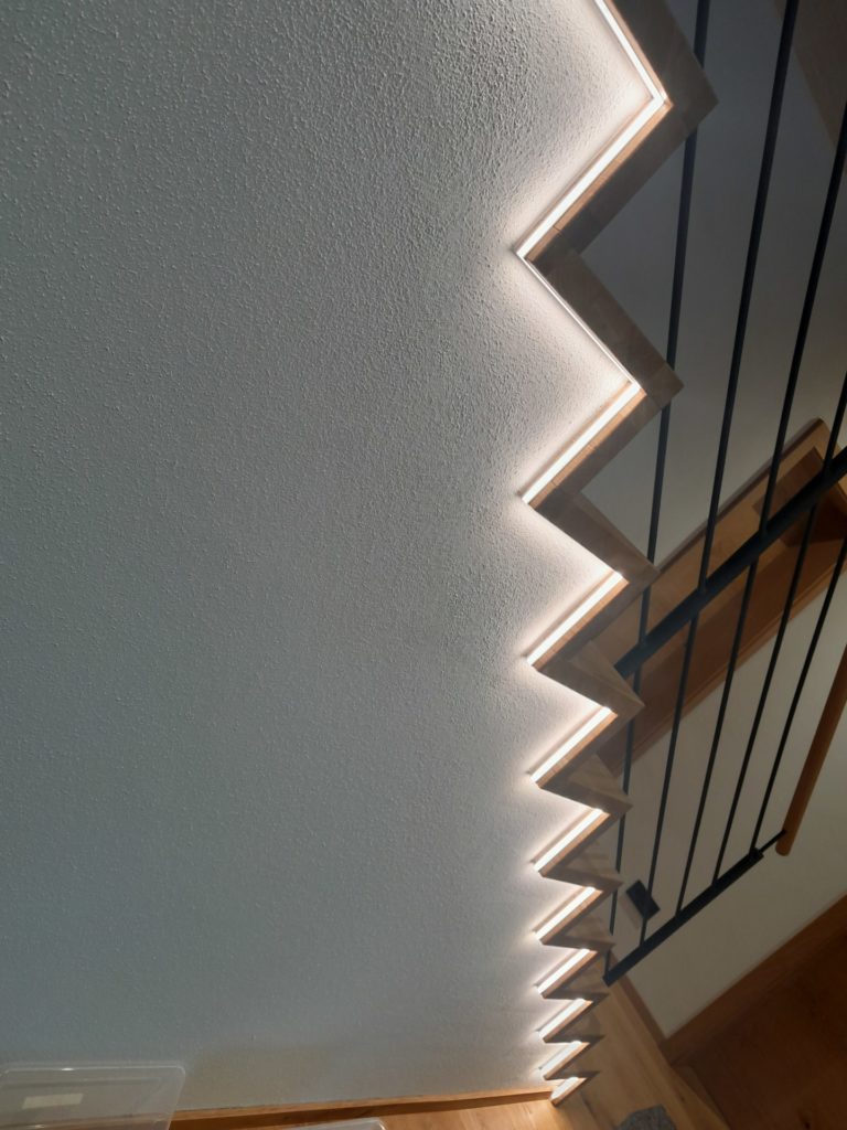 Treppe Eiche/Metall mit Beleuchtung