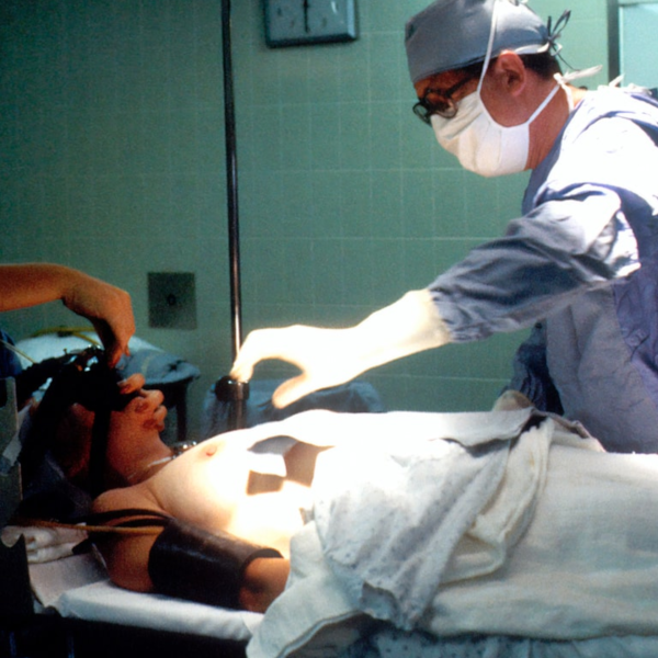 Patientenpositionierung bei Laser-Augen-OP