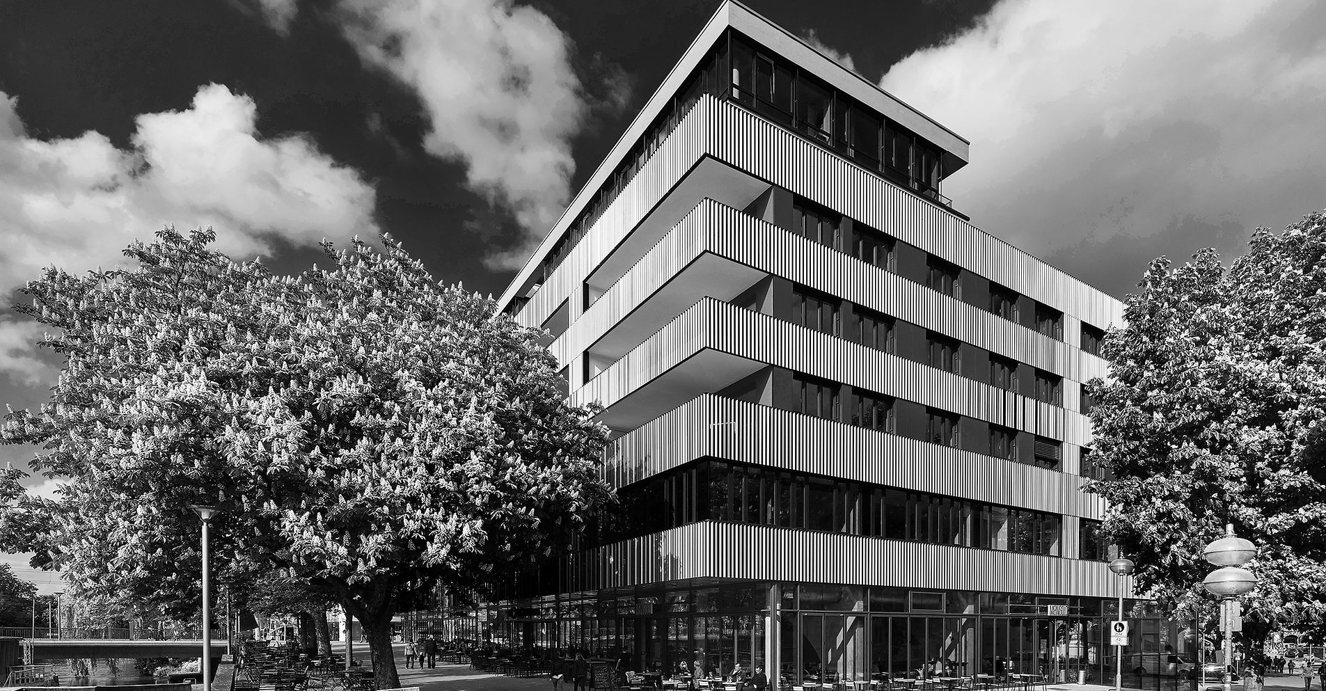 Marra-Haus Heilbronn – Bearbeitung von Verbundplatten