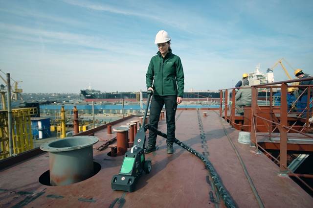 Terac-Richten eines Schiffsdecks