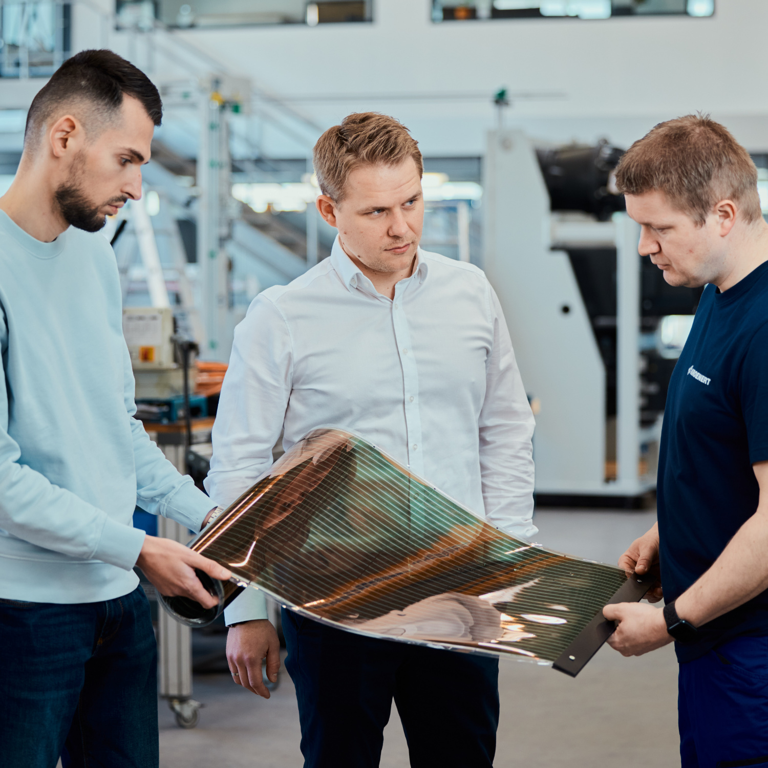 Montagehalle mit Anlage für organische Solarzellen