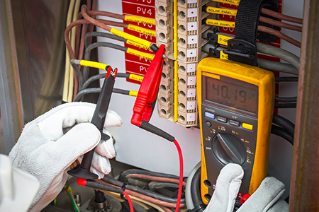 Messungen der Beleuchtungsstärke und elektrischer Anlagen