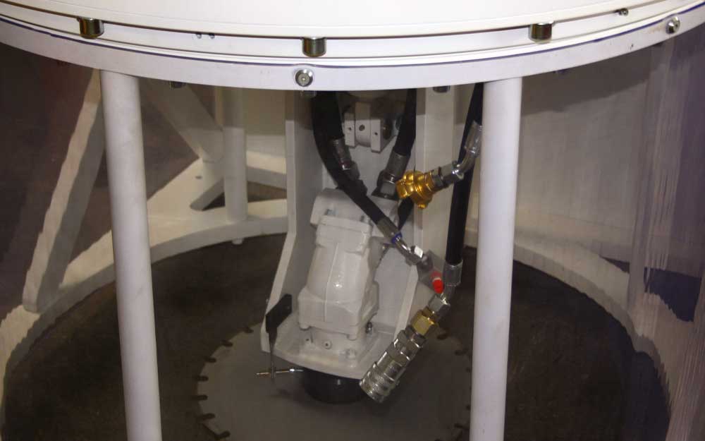 Schachtfräsmaschine mit hydraulischer Vorrichtung